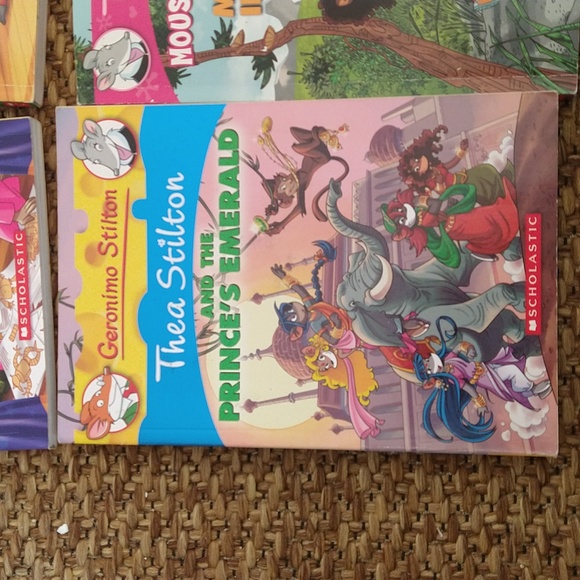 4 Thea Stilton books $20 - Picture 2 of 5
